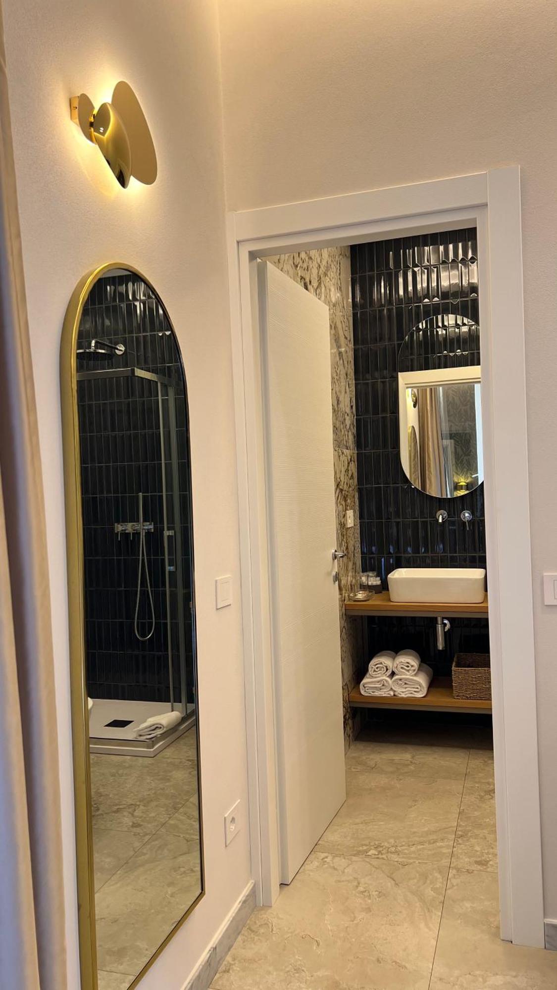 Elegant Rooms Специя Экстерьер фото